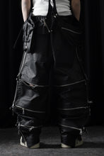 画像をギャラリービューアに読み込む, A.F ARTEFACT MATTE COATING ZIP WIDE PANTS (BLACK)