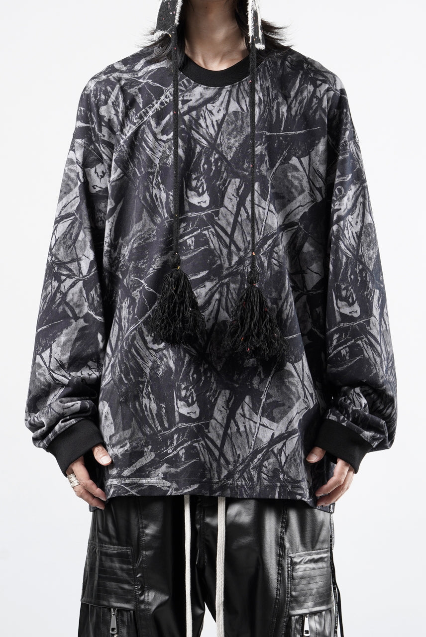 Load image into Gallery viewer, MASTERMIND WORLD OG FOREST CAMO LS TEE (MONOCHROME FOREST CAMO)