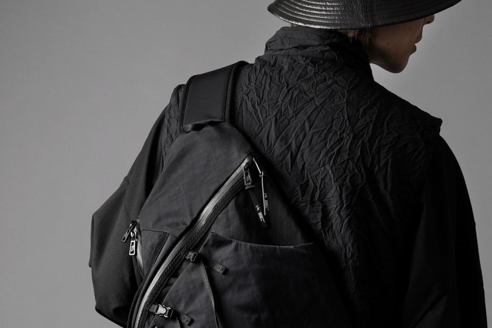 画像をギャラリービューアに読み込む, F/CE. TEXTURED TWILL 3 POINTS SLINGER BAG (BLACK)