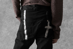 Load image into Gallery viewer, BORIS BIDJAN SABERI TIGHT FIT PANTS / OBJECT DYED &amp; SEAM TAPED &quot;P13.TF-F1939&quot; (BLACK)