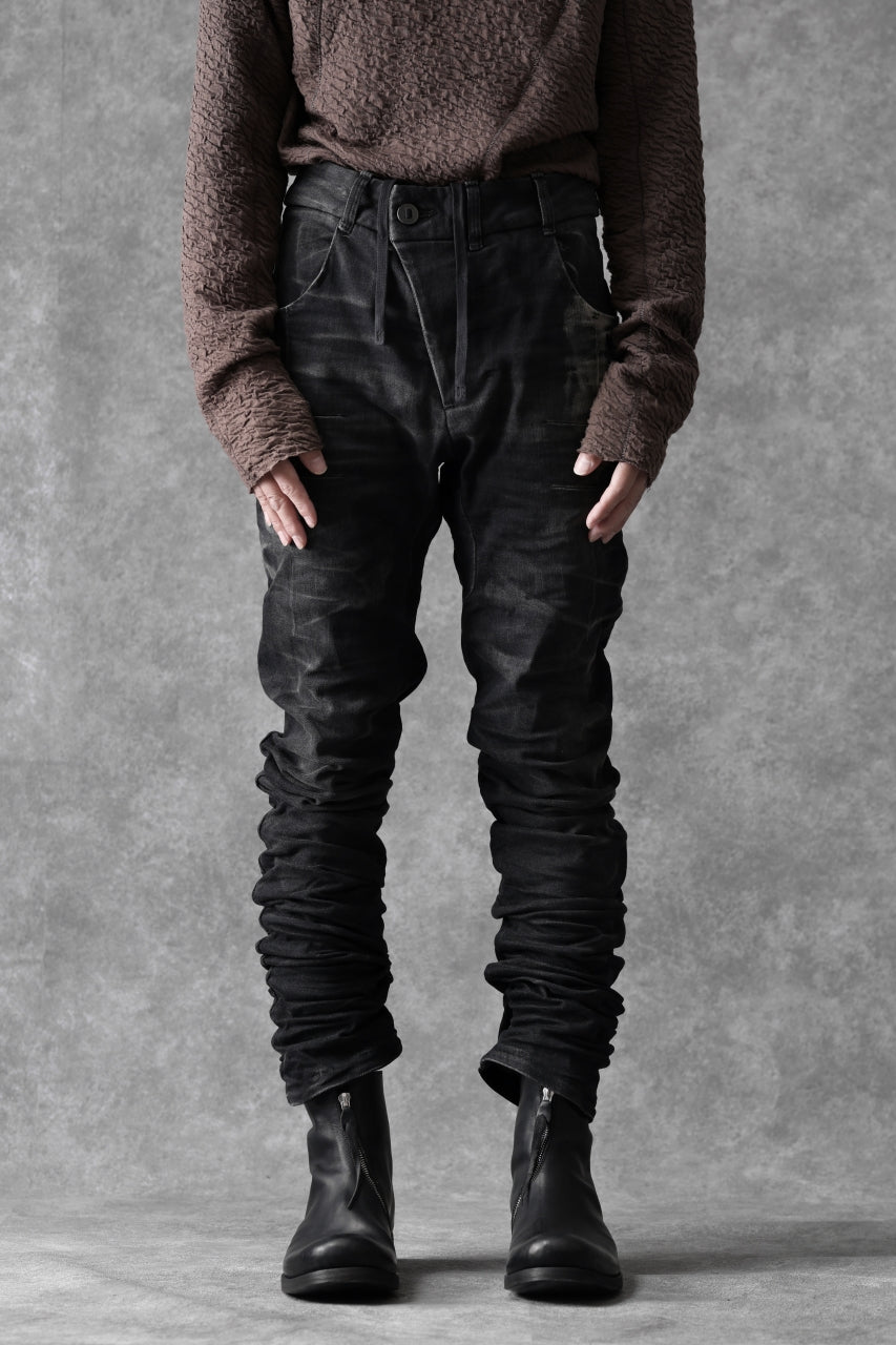 Load image into Gallery viewer, BORIS BIDJAN SABERI TIGHT FIT PANTS / STONE WASHED &amp; USED EFFECT &amp; BODY MOLDED &quot;P13.TF-F1603K&quot; (BLACK DENIM)