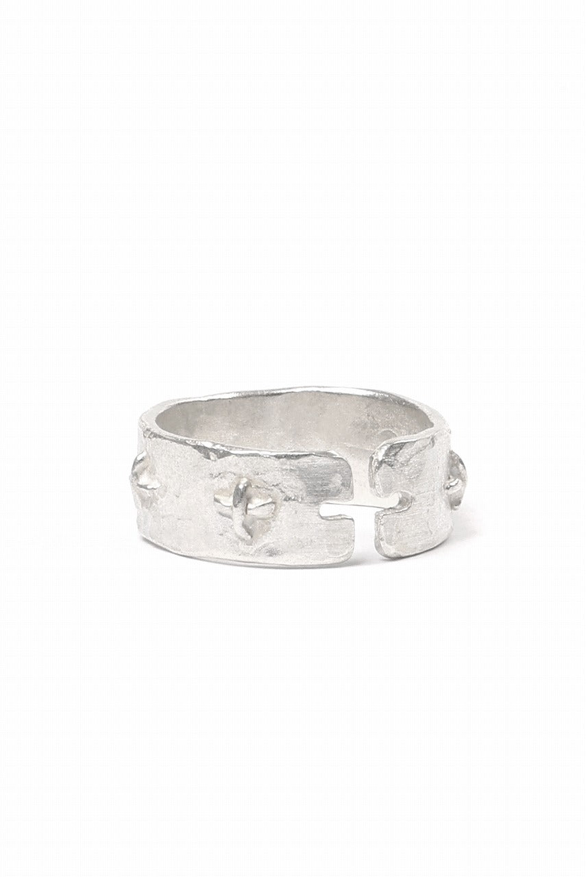 Load image into Gallery viewer, m.a+ silver stitched multiple cross ring / AG518 AG (SILVER)