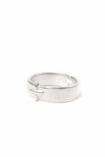 Load image into Gallery viewer, m.a+ silver stitched cross ring / AG058 AG (SILVER)