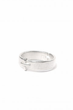 Load image into Gallery viewer, m.a+ silver stitched cross ring / AG058 AG (SILVER)