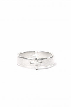 Load image into Gallery viewer, m.a+ silver stitched cross ring / AG058 AG (SILVER)