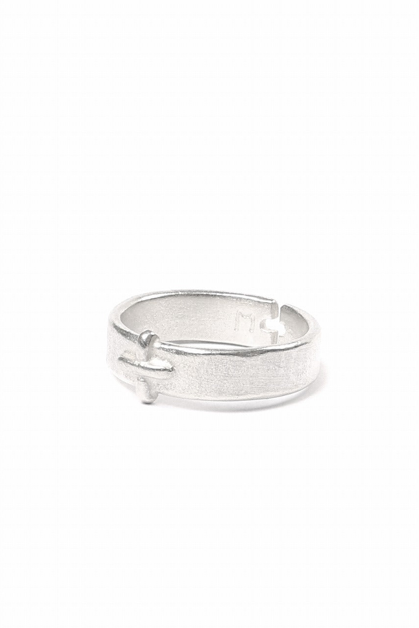 Load image into Gallery viewer, m.a+ silver stitched cross ring / AG058 AG (SILVER)