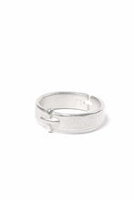 Load image into Gallery viewer, m.a+ silver stitched cross ring / AG058 AG (SILVER)