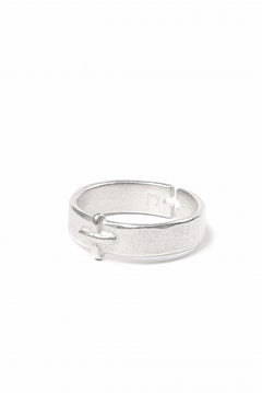 Load image into Gallery viewer, m.a+ silver stitched cross ring / AG058 AG (SILVER)