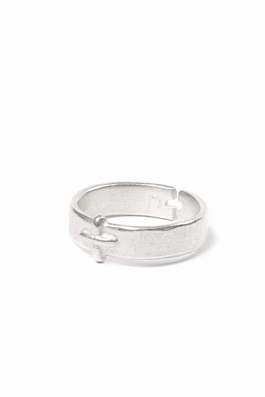 Load image into Gallery viewer, m.a+ silver stitched cross ring / AG058 AG (SILVER)
