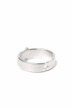 Load image into Gallery viewer, m.a+ silver stitched cross ring / AG058 AG (SILVER)