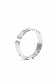 Load image into Gallery viewer, m.a+ multiple silver cross carved ring / AG050 AG (SILVER)