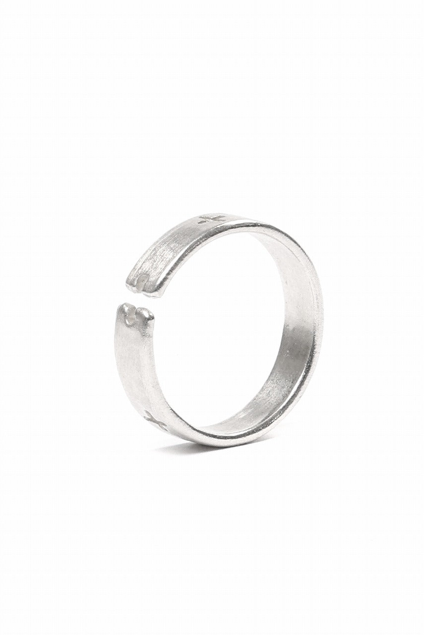 Load image into Gallery viewer, m.a+ multiple silver cross carved ring / AG050 AG (SILVER)
