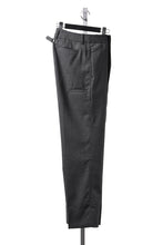 Load image into Gallery viewer, LASTMAN ONE TUCK SLACKS (BLACK)