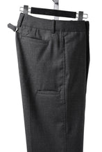 Load image into Gallery viewer, LASTMAN ONE TUCK SLACKS (BLACK)