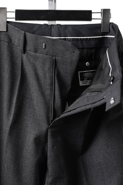 Load image into Gallery viewer, LASTMAN ONE TUCK SLACKS (BLACK)