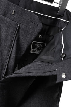Load image into Gallery viewer, LASTMAN ONE TUCK SLACKS (BLACK)