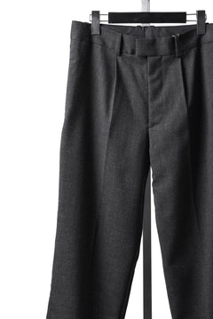 Load image into Gallery viewer, LASTMAN ONE TUCK SLACKS (BLACK)