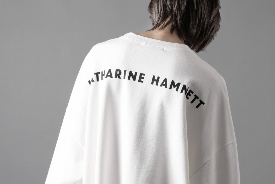 Load image into Gallery viewer, KATHARINE HAMNETT ARTICLE RIBED PULLOVER / BACK LOGO (WHITE)