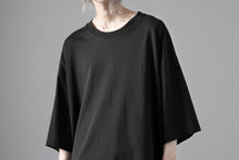 Load image into Gallery viewer, thom/krom RELAXED FIT SHORT SLEEVE TEE / COTTON JERSEY (BLACK)