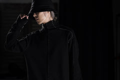 画像をギャラリービューアに読み込む, thom/krom BOTTLE NECK L/S TOPS / DOUBLE FACE JERSEY (BLACK / WHITE)