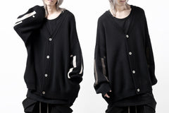 Load image into Gallery viewer, A.F ARTEFACT GEO PATTERN COTTON KNIT CARDIGAN /  (BLACK x IVORY)