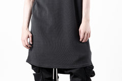 画像をギャラリービューアに読み込む, A.F ARTEFACT LONG LENGTH SLEEVELESS TOP / RIB KNIT JERSEY (D.GREY)