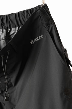 Load image into Gallery viewer, D-VEC x ALMOSTBLACK FISHING SHORT TROUSERS / WINDSTOPPER BY GORE-TEX LABS 3L S.R.G. (BLACK)
