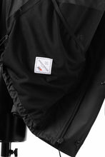 画像をギャラリービューアに読み込む, D-VEC WIND STOPPER® BLOUSON / 3L FABRIC BY GORE-TEX LABS (NIGHT SEA BLACK)