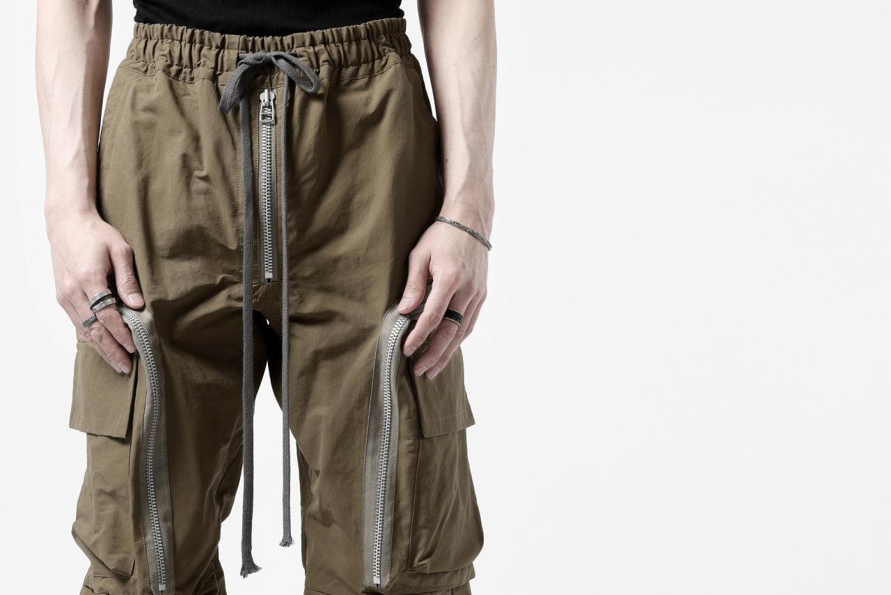 A.F ARTEFACT RADICAL-ZIP FIELD PANTS (BEIGE)