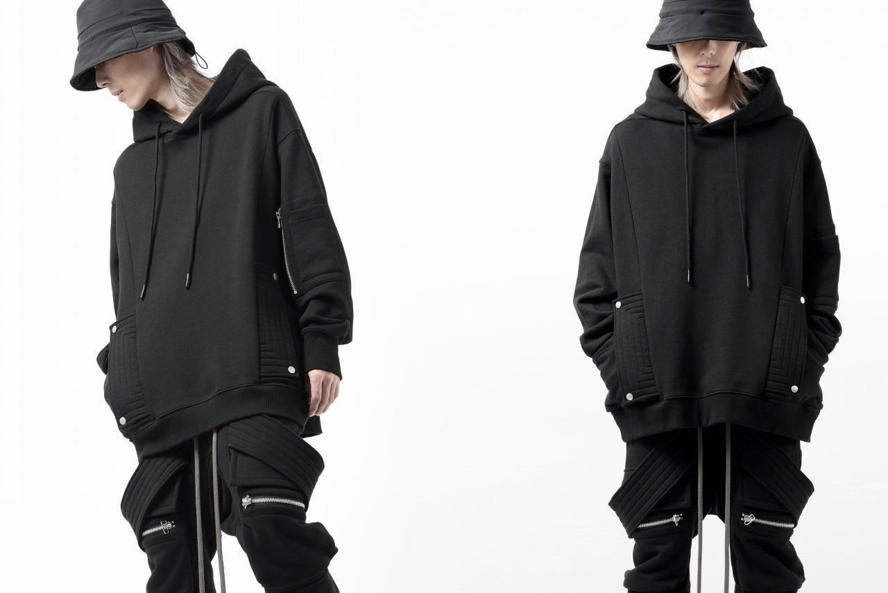 A.F ARTEFACT FLAP-DETAIL SWEAT HOODIE (BLACK)