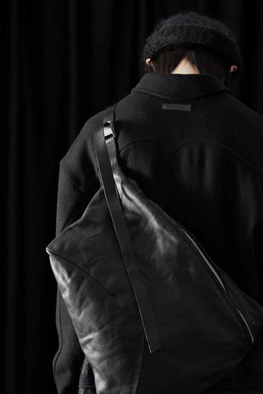 Load image into Gallery viewer, werkschwarz exclusive SHOULDER BAG 21p / PULL UP COW LEATHER (BLACK)