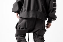 画像をギャラリービューアに読み込む, A.F ARTEFACT BELTED CARGO SARROUEL EASY PANTS (DARK GREY)