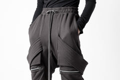 Load image into Gallery viewer, A.F ARTEFACT BELTED CARGO SARROUEL EASY PANTS (DARK GREY)