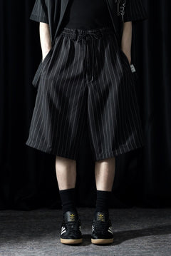 Load image into Gallery viewer, Y-3 Yohji Yamamoto PINSTRIPE SPORT UNIFORM SHORT TROUSERS (BLACK)