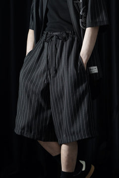 Load image into Gallery viewer, Y-3 Yohji Yamamoto PINSTRIPE SPORT UNIFORM SHORT TROUSERS (BLACK)