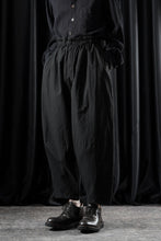 画像をギャラリービューアに読み込む, YUTA MATSUOKA circle pants / sheeting dyed plain weaven (black)