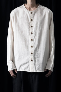 Load image into Gallery viewer, YUTA MATSUOKA collarless shirt / broad cloth cotton (off white)