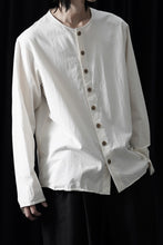 Load image into Gallery viewer, YUTA MATSUOKA collarless shirt / broad cloth cotton (off white)