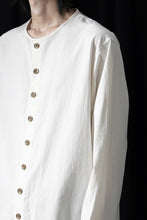 Load image into Gallery viewer, YUTA MATSUOKA collarless shirt / broad cloth cotton (off white)