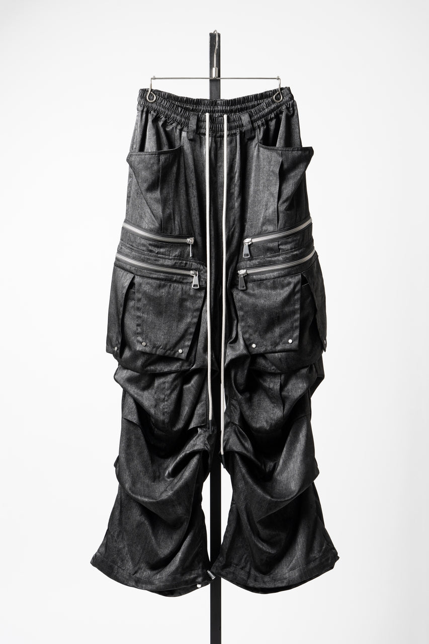 Load image into Gallery viewer, A.F ARTEFACT ABSTRACT CARGO TUCK WIDE PANTS / UNEVEN TEXTURE (BLACK)