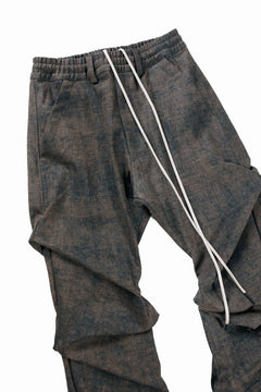 Load image into Gallery viewer, A.F ARTEFACT TUCKED DRAPE PANTS / BLENDED SHADES DENIM (D.VERDIGRIS)