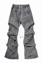 Load image into Gallery viewer, A.F ARTEFACT TUCKED DRAPE PANTS / BLENDED SHADES DENIM (STEEL BLUE)