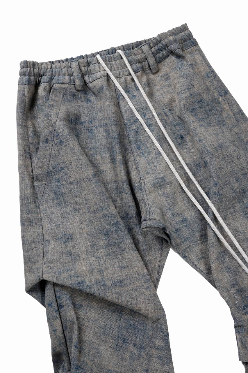 Load image into Gallery viewer, A.F ARTEFACT TUCKED DRAPE PANTS / BLENDED SHADES DENIM (STEEL BLUE)