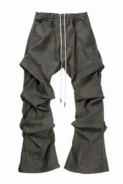 Load image into Gallery viewer, A.F ARTEFACT TUCKED DRAPE PANTS / BLENDED SHADES DENIM (YELLOW)