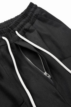 Load image into Gallery viewer, A.F ARTEFACT FLAP-DETAIL SLIM CARGO PANTS / HI-STRETCH DENIM (BLACK)