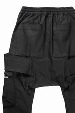 Load image into Gallery viewer, A.F ARTEFACT FLAP-DETAIL SLIM CARGO PANTS / HI-STRETCH DENIM (BLACK)