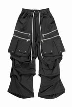 Load image into Gallery viewer, A.F ARTEFACT MULTI FLAP WIDE PANTS / TECH SMOOTH (BLACK)