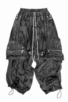 Load image into Gallery viewer, A.F ARTEFACT PARACHUTE WIDE CARGO PANTS / UNEVEN TEXTURE (BLACK)