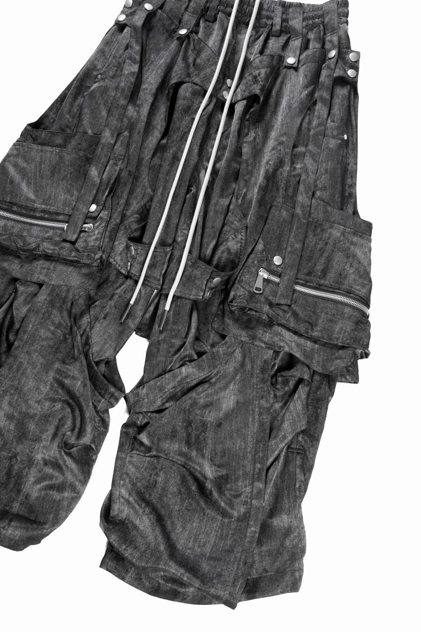 Load image into Gallery viewer, A.F ARTEFACT PARACHUTE WIDE CARGO PANTS / UNEVEN TEXTURE (BLACK)