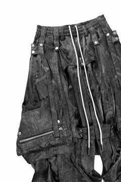 Load image into Gallery viewer, A.F ARTEFACT PARACHUTE WIDE CARGO PANTS / UNEVEN TEXTURE (BLACK)